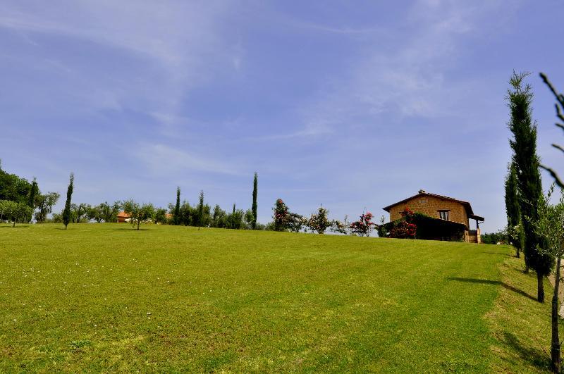 Отель Borgo Nociquerceto Тарано Экстерьер фото